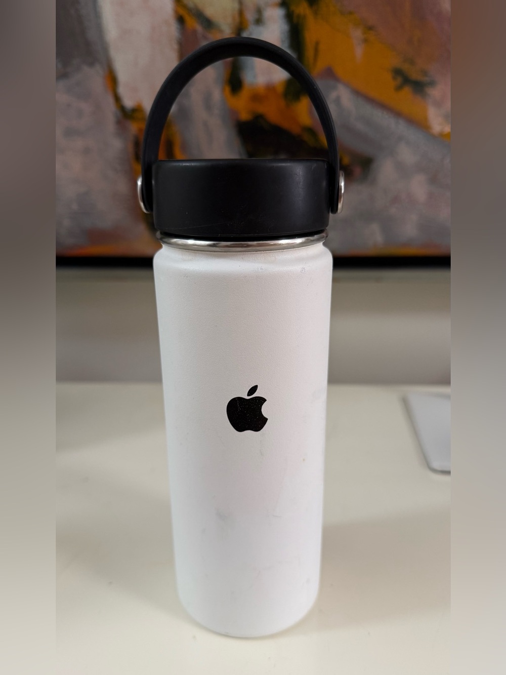 Hydro Flask Apple Employee Water Bottle 18 Oz Metal White Black Screw Cap Lid